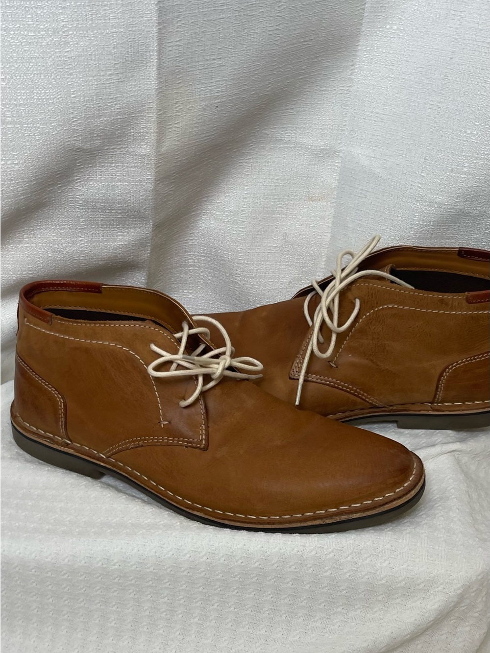Steve Madden Men's Brown Chukka Boots with Cream Laces
